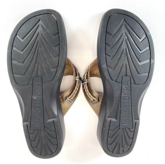 Minnetonka Brown and Tan Sandals - Picture 13 of 16